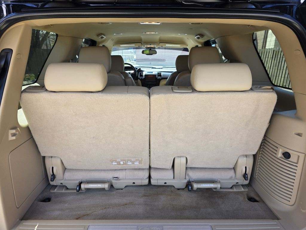 2013 Cadillac Escalade Image 11