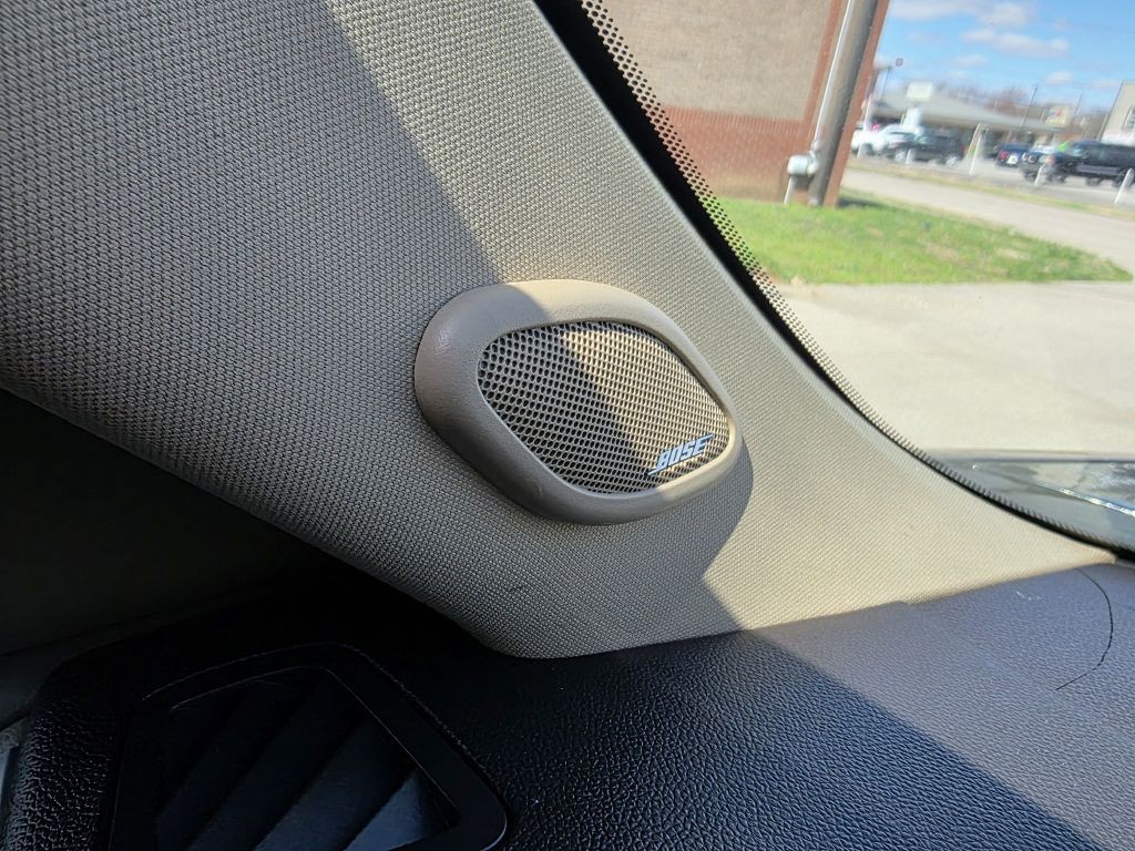 2013 Cadillac Escalade Image 21