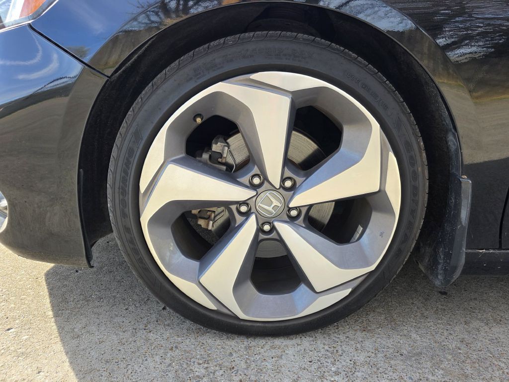 2018 Honda Accord Image 9