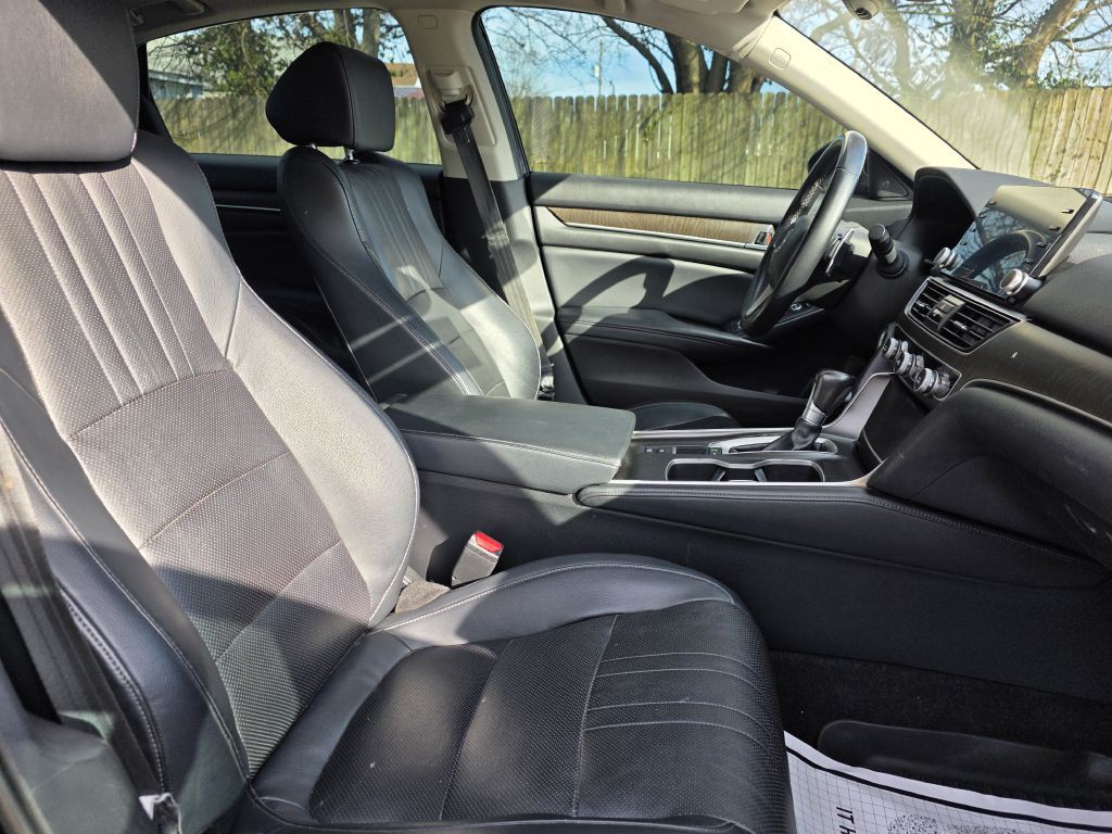 2018 Honda Accord Image 18