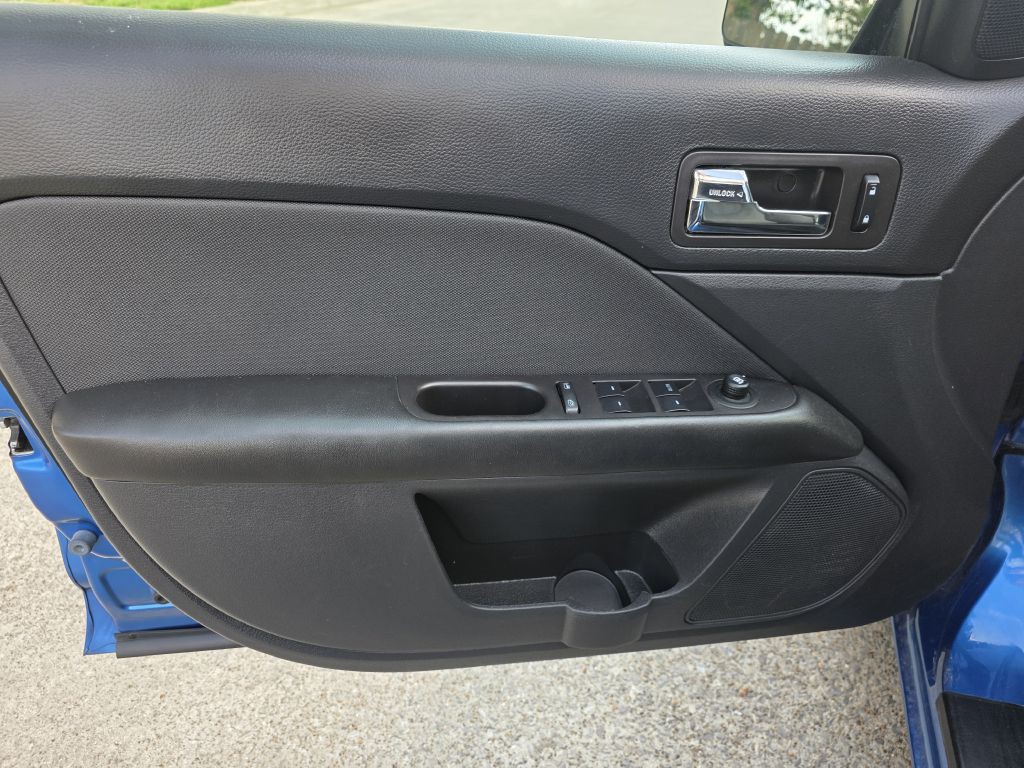 2011 Ford Fusion Image 12