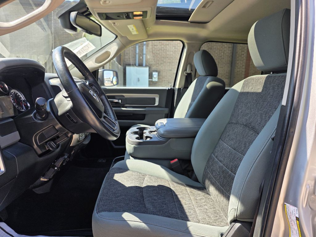 2017 RAM 1500 Image 17