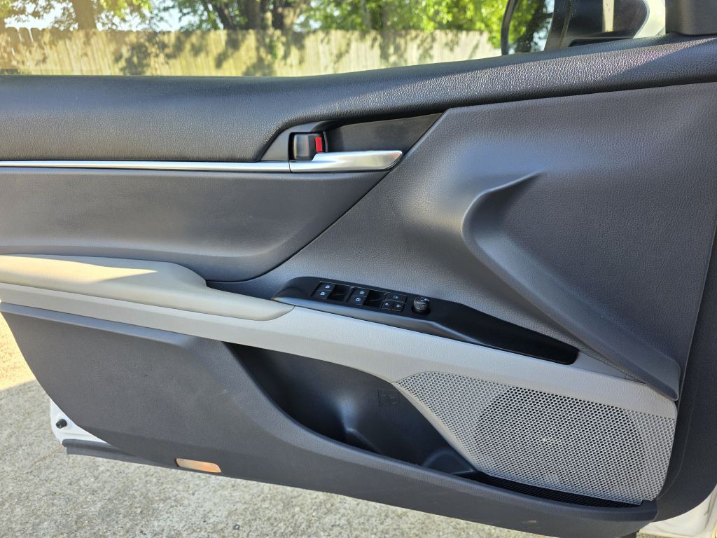 2019 Toyota Camry Image 14