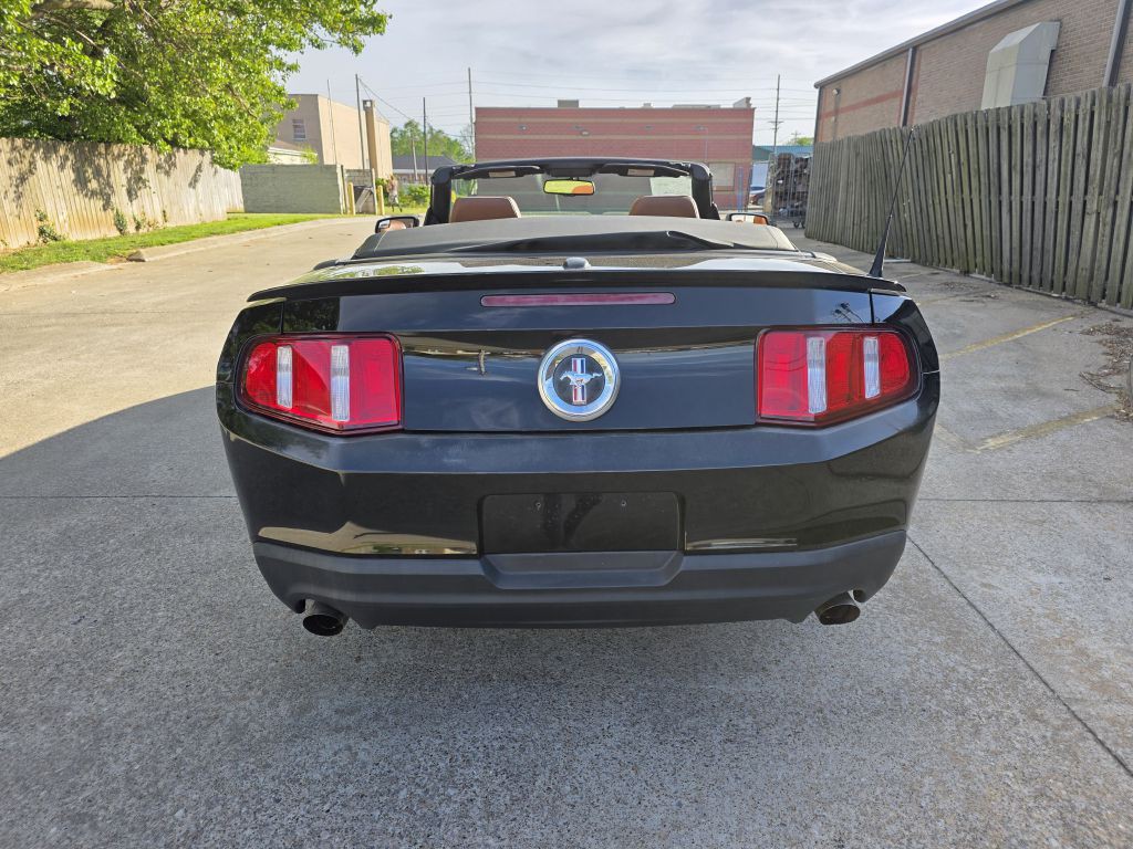 2011 Ford Mustang Image 4