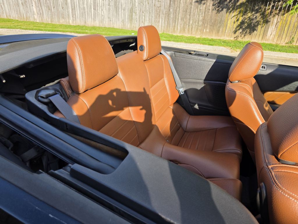 2011 Ford Mustang Image 8
