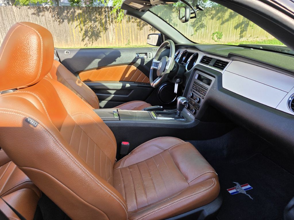 2011 Ford Mustang Image 9