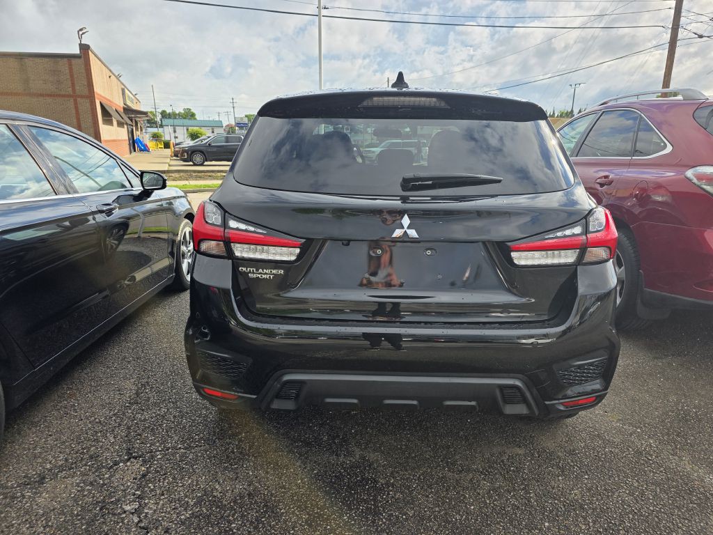 2020 Mitsubishi Outlander Image 4