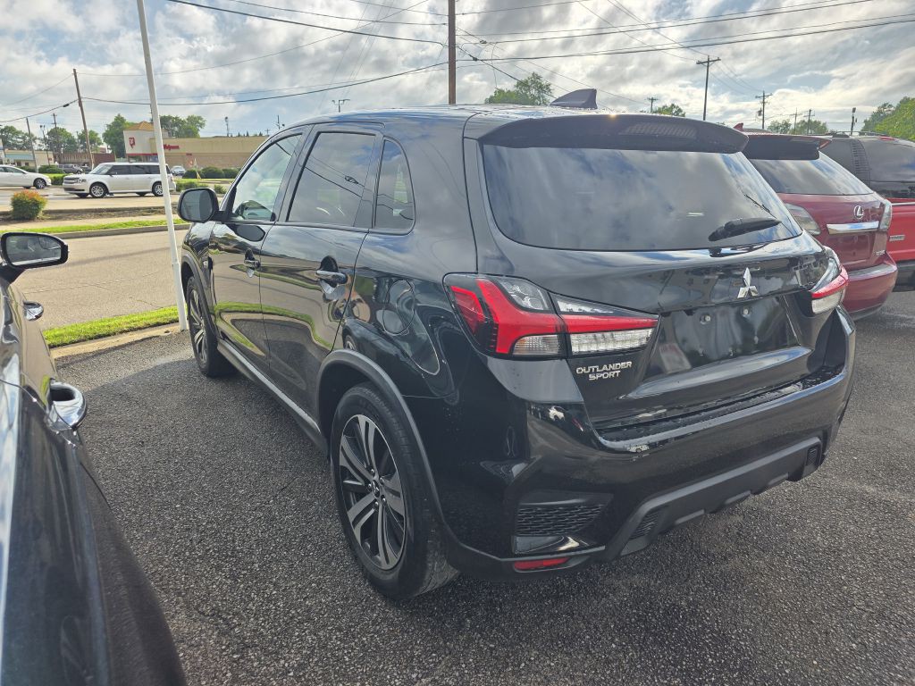 2020 Mitsubishi Outlander Image 6