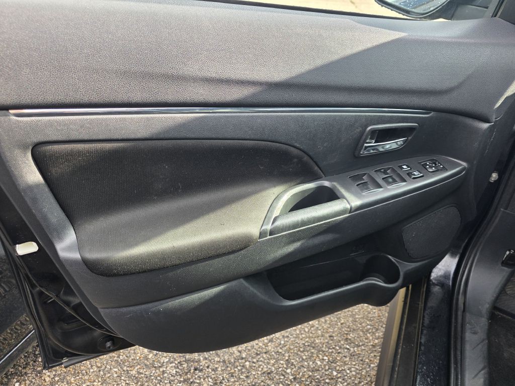 2020 Mitsubishi Outlander Image 9