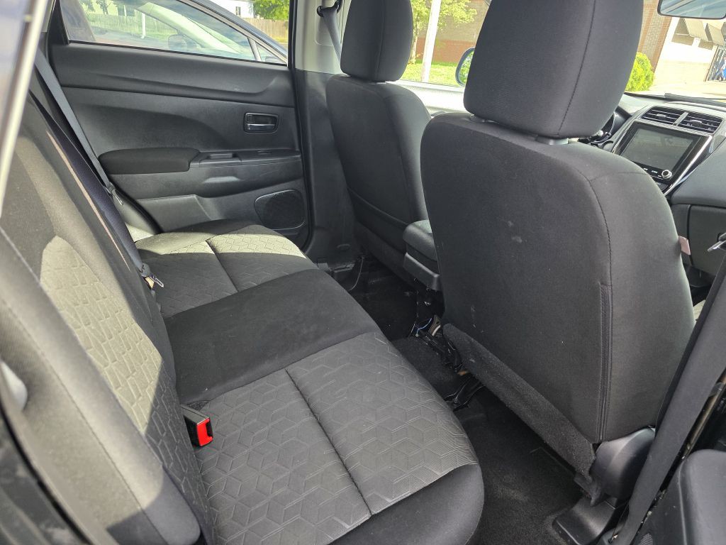 2020 Mitsubishi Outlander Image 11