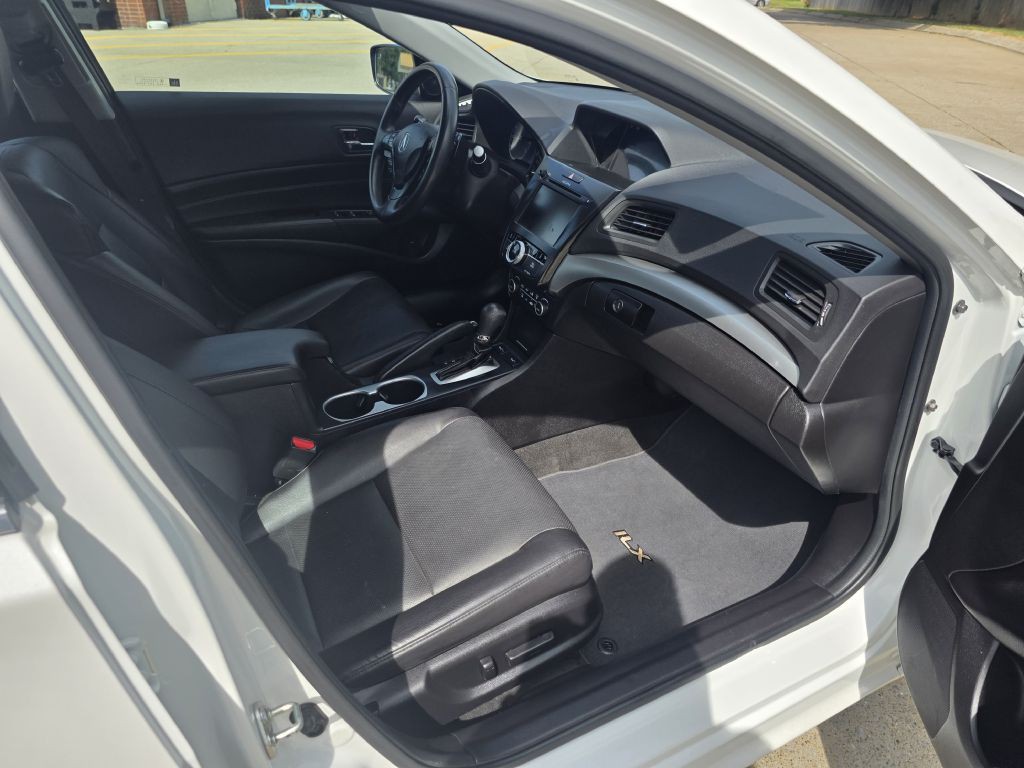2017 Acura ILX Image 10