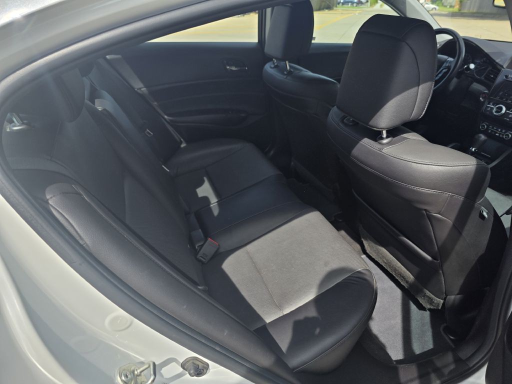 2017 Acura ILX Image 11