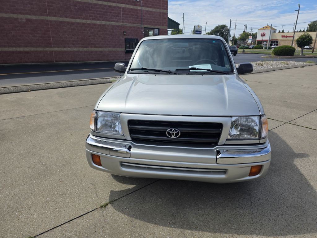 2000 Toyota Tacoma Image 3