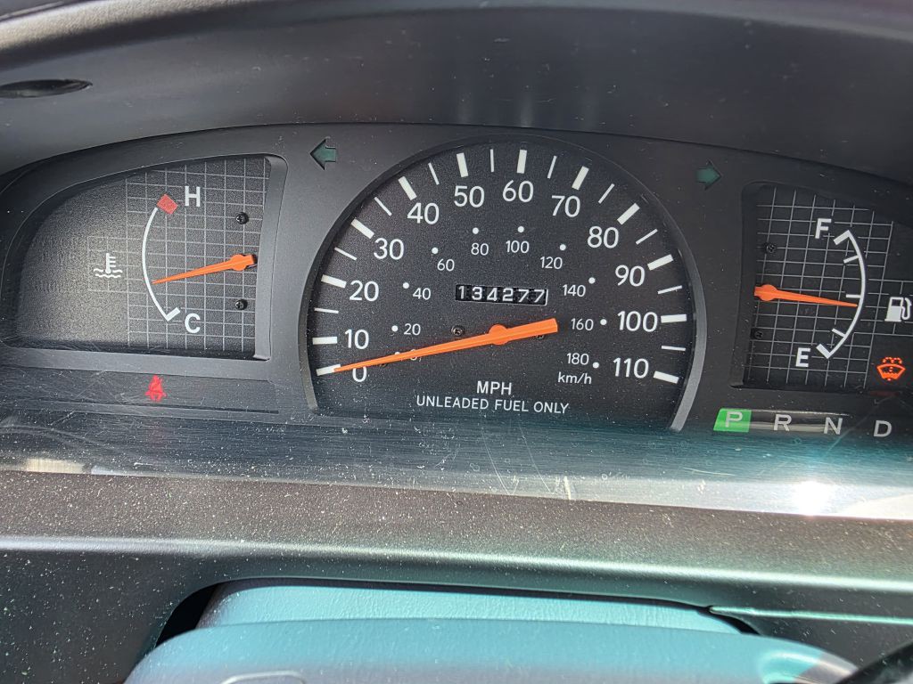 2000 Toyota Tacoma Image 9