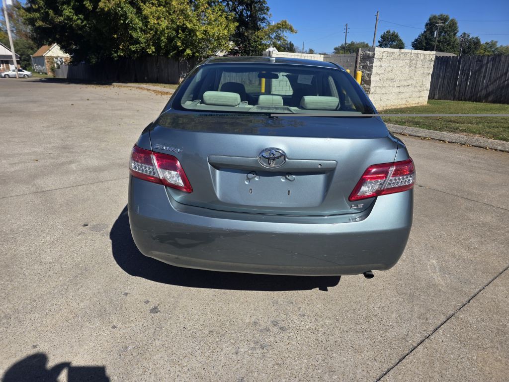 2011 Toyota Camry Image 3