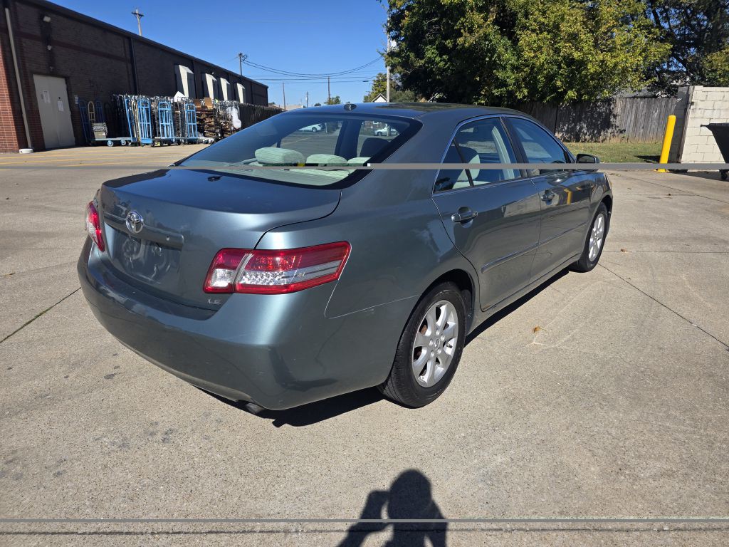 2011 Toyota Camry Image 4