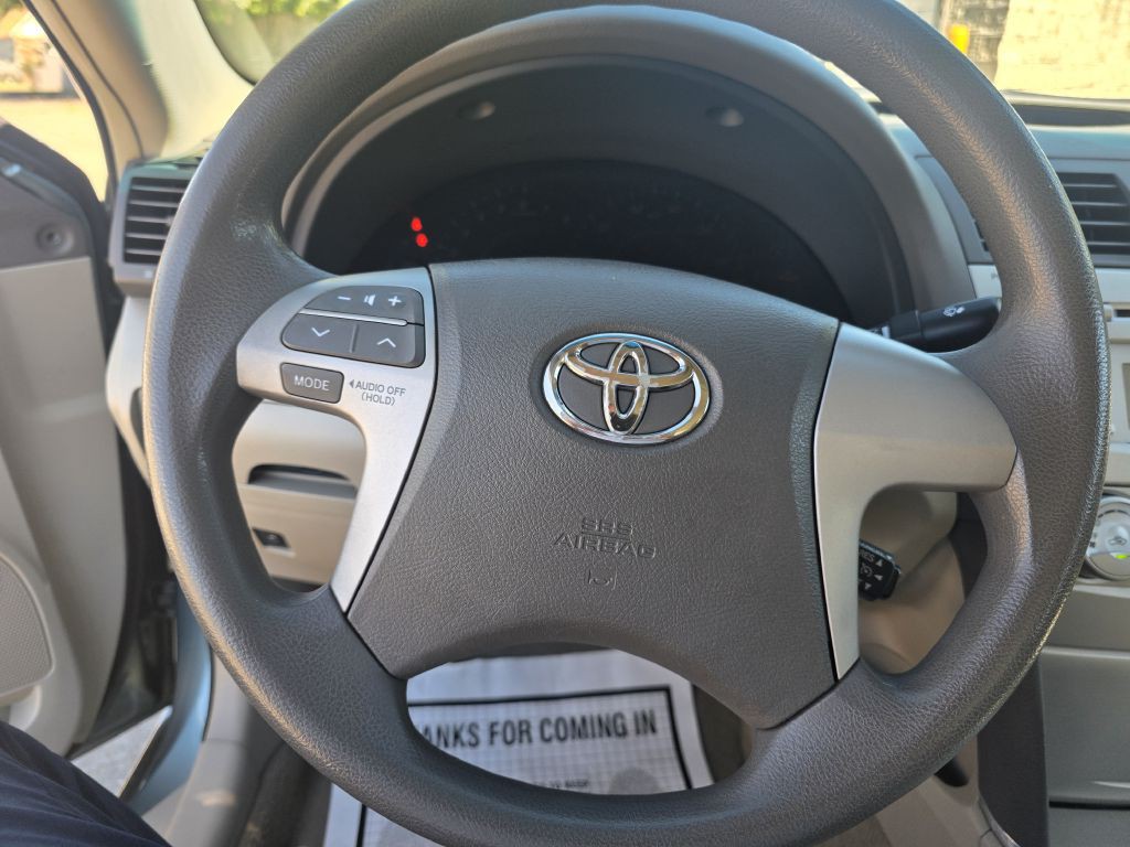2011 Toyota Camry Image 8