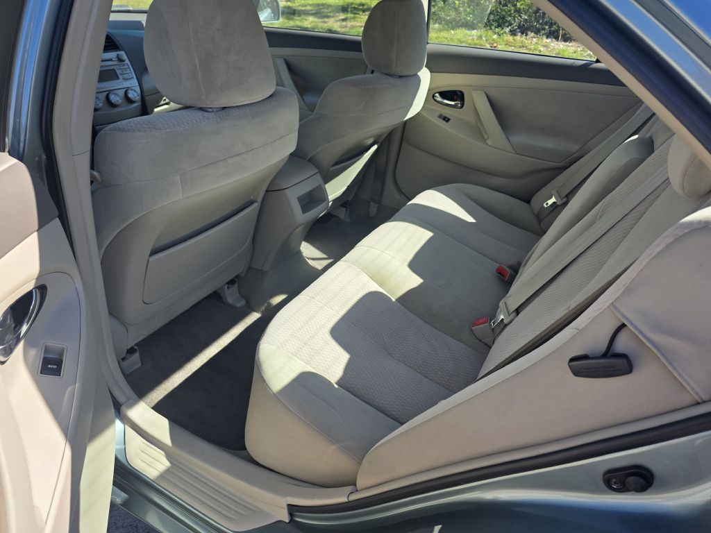 2011 Toyota Camry Image 11