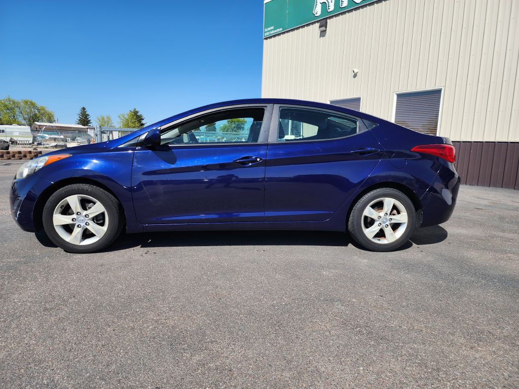 2011 Hyundai Elantra Image 2