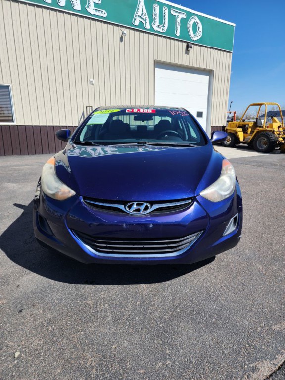 2011 Hyundai Elantra Image 3
