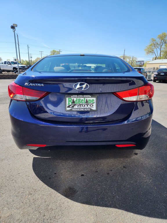2011 Hyundai Elantra Image 5