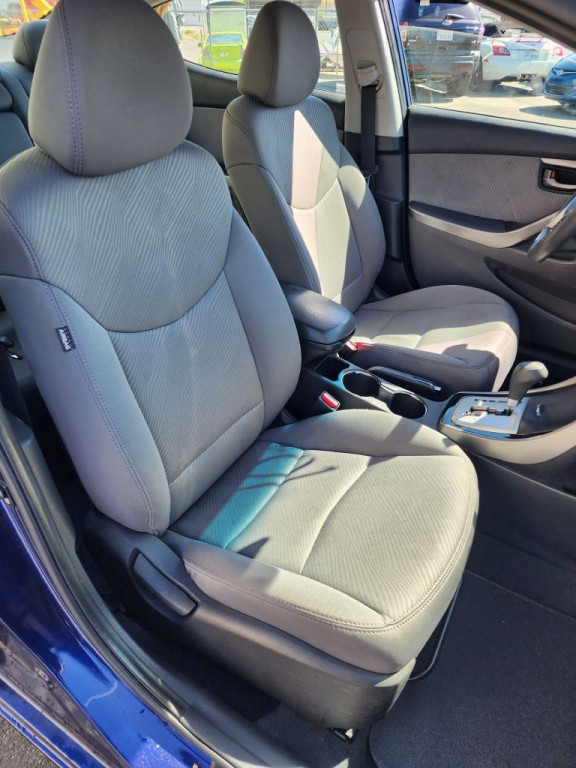 2011 Hyundai Elantra Image 6