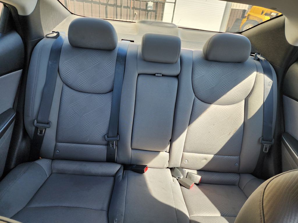 2011 Hyundai Elantra Image 7