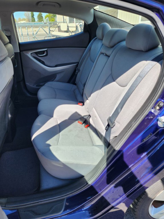 2011 Hyundai Elantra Image 9