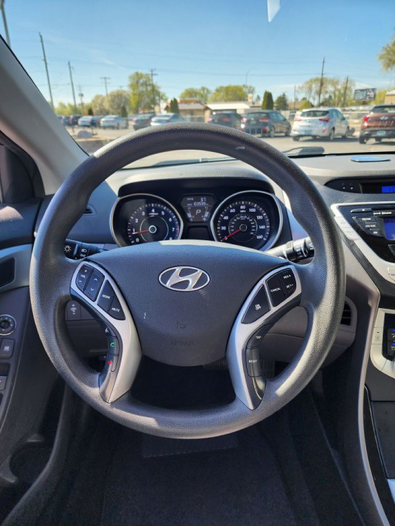 2011 Hyundai Elantra Image 11