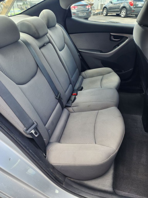2012 Hyundai Elantra Image 7