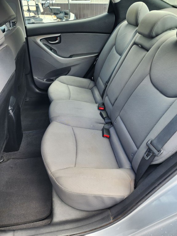 2012 Hyundai Elantra Image 8