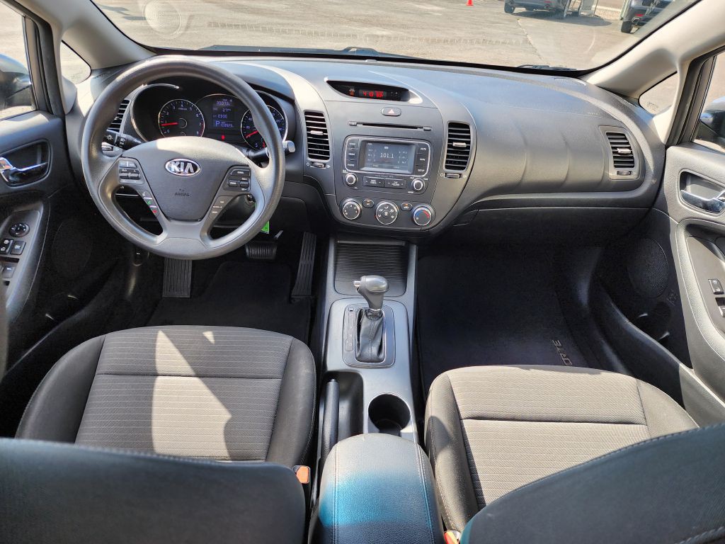 2016 Kia Forte Image 9