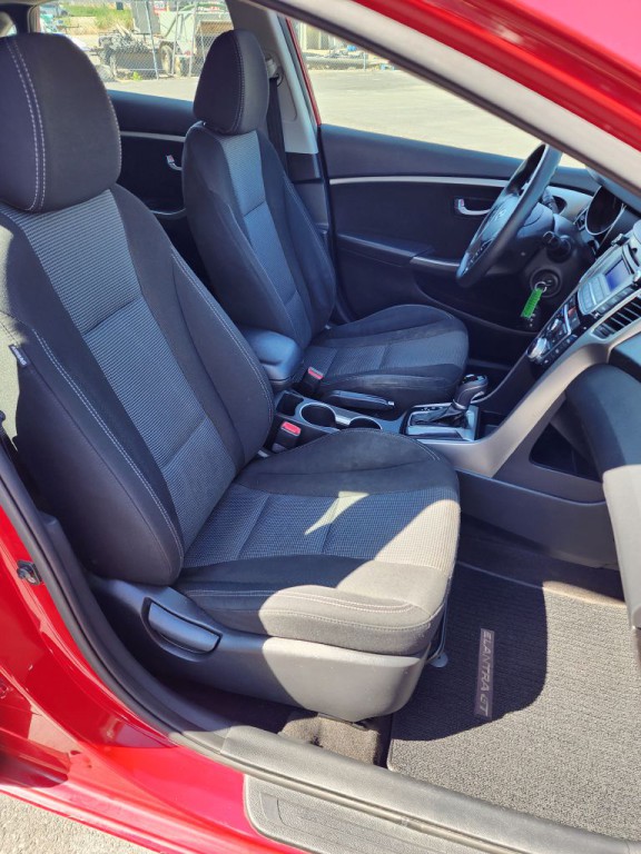 2013 Hyundai Elantra Image 8