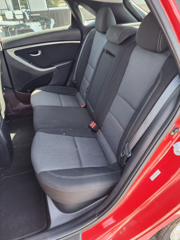 2013 Hyundai Elantra Image 10