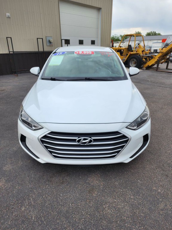 2018 Hyundai Elantra Image 3