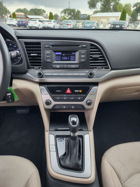 2018 Hyundai Elantra Image 10