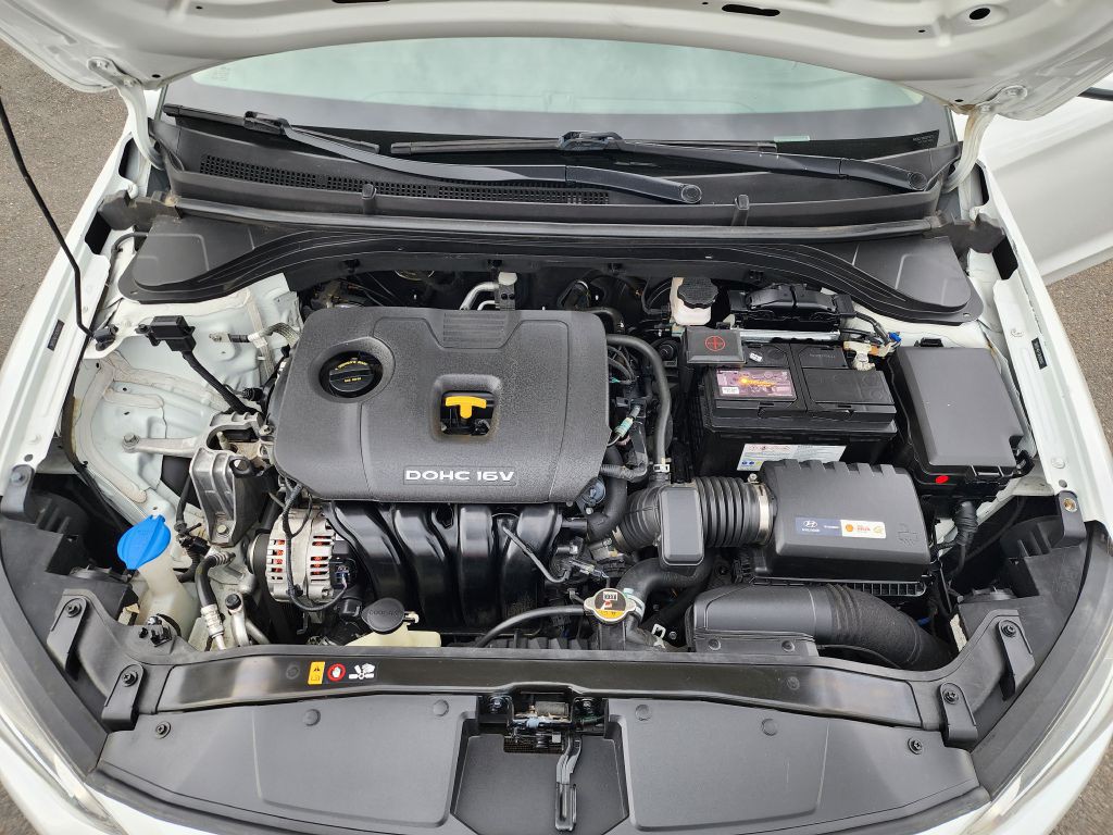 2018 Hyundai Elantra Image 13