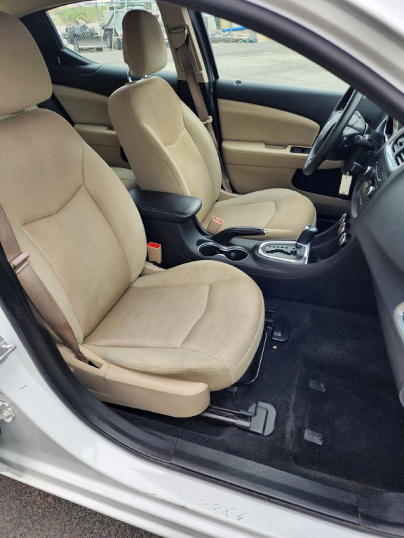 2014 Dodge Avenger Image 6