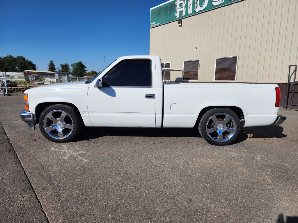 1995 Chevrolet C/K Image 2