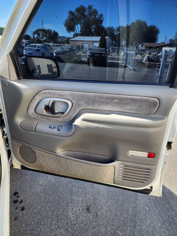 1995 Chevrolet C/K Image 6