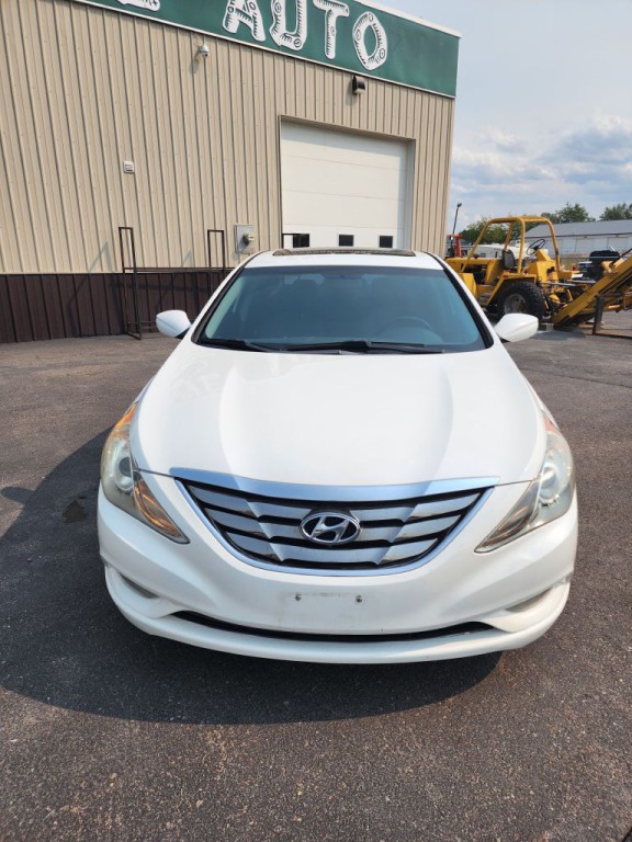 2011 Hyundai Sonata Image 3