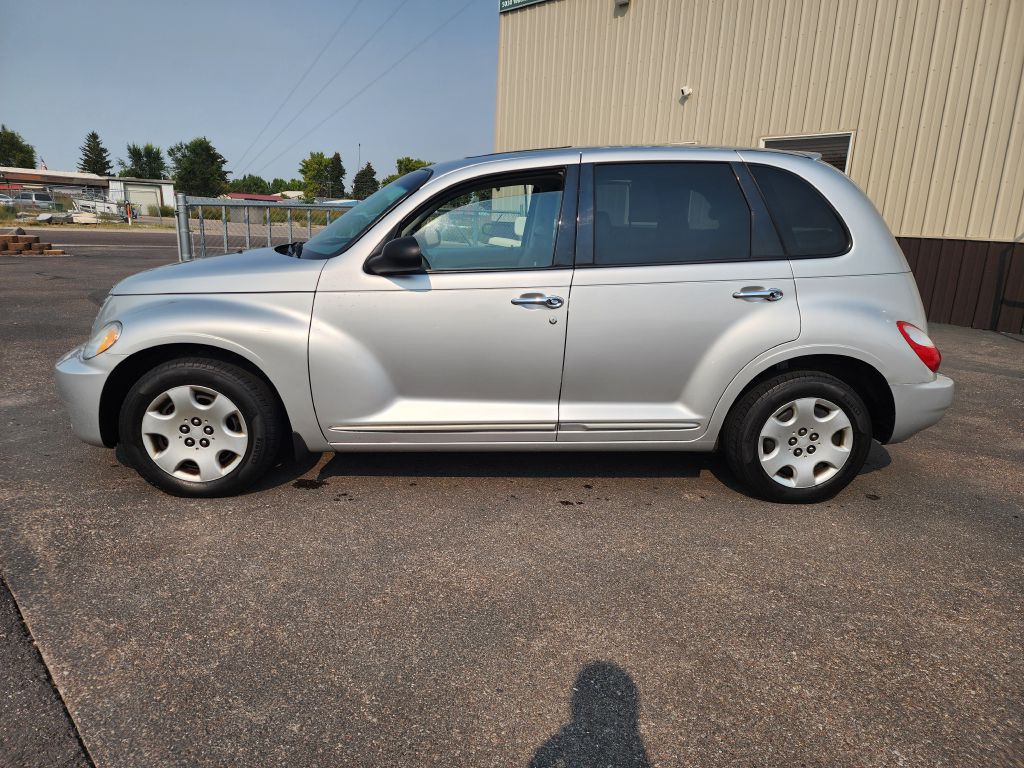 2009 Chrysler PT Cruiser Image 2