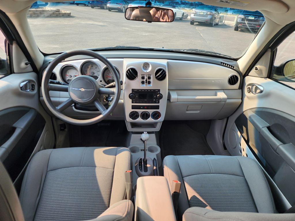 2009 Chrysler PT Cruiser Image 9