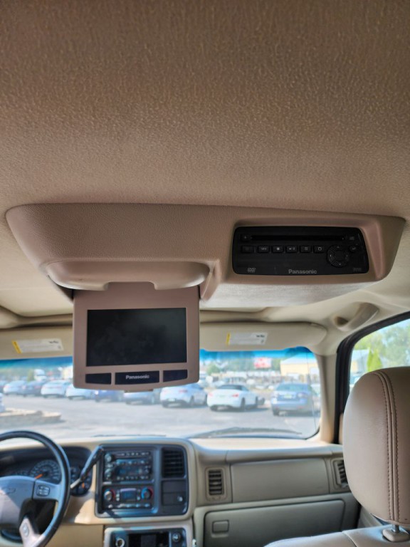 2006 Chevrolet Suburban Image 12