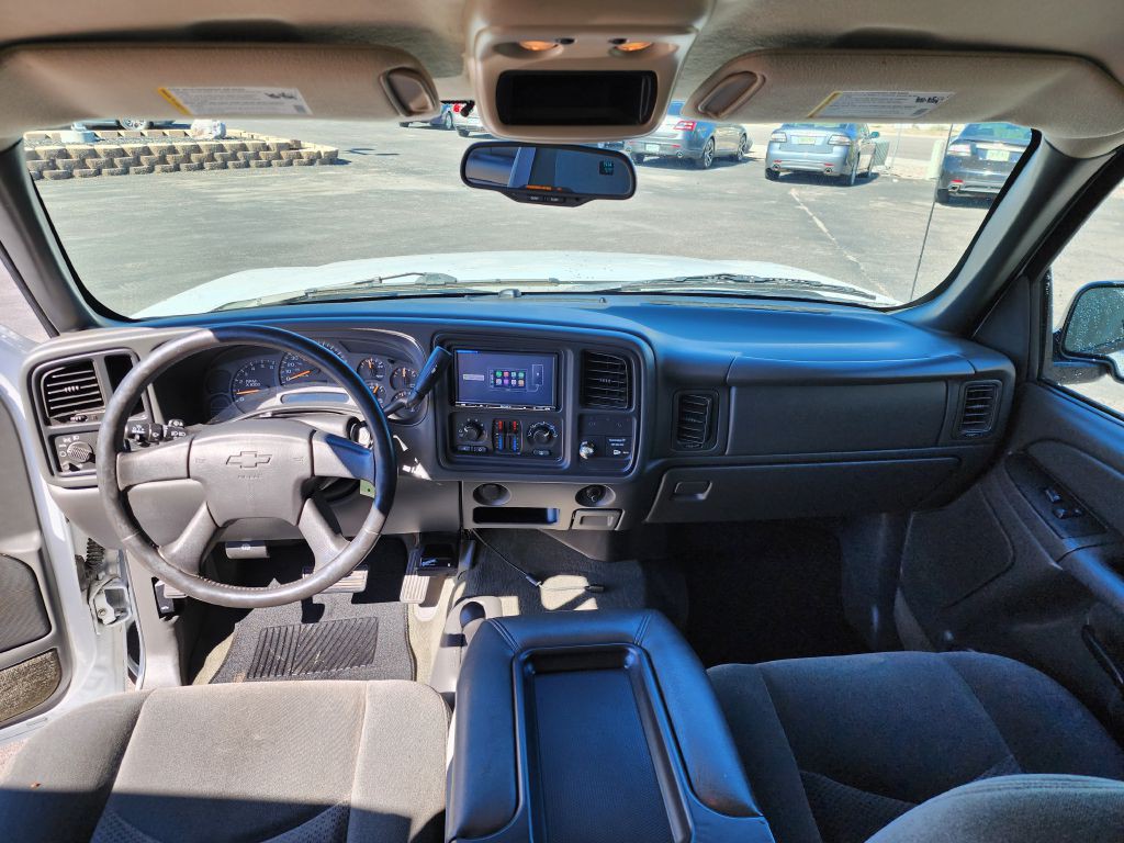 2004 Chevrolet Silverado 1500 Image 10