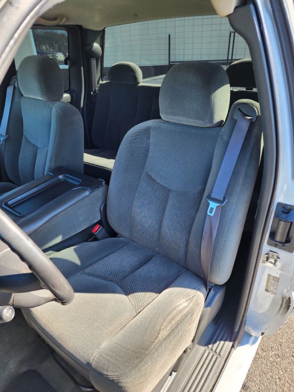 2004 Chevrolet Silverado 1500 Image 11