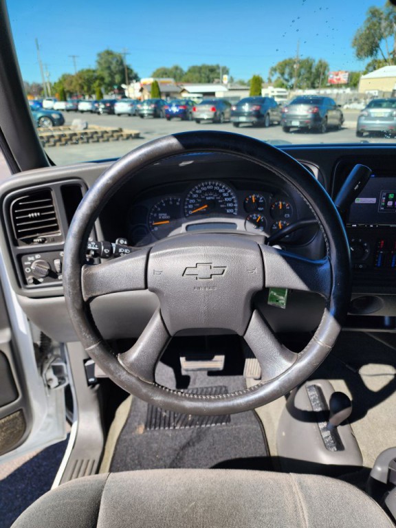 2004 Chevrolet Silverado 1500 Image 12