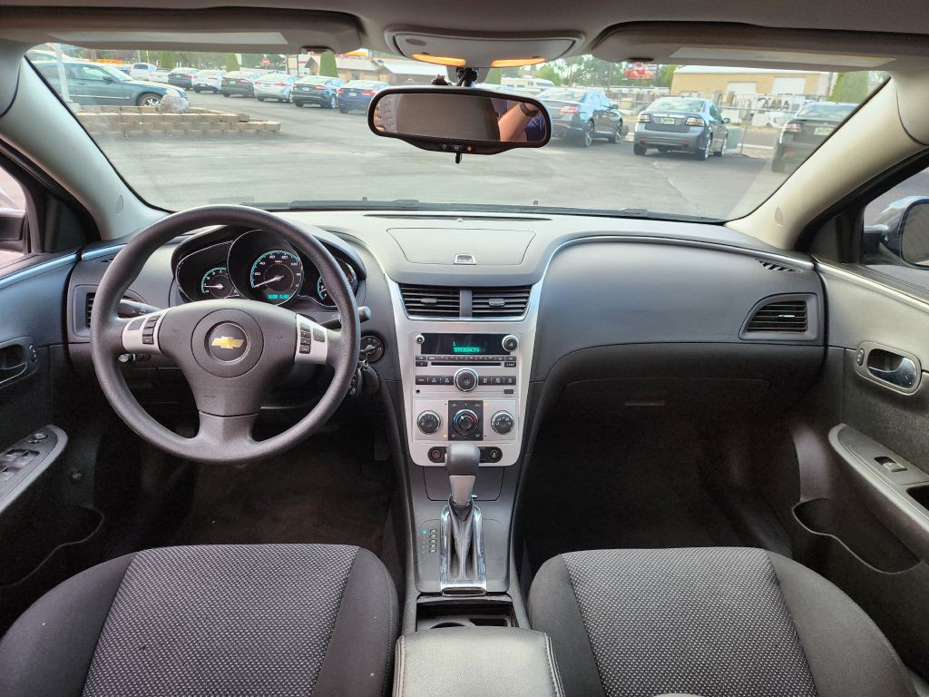 2012 Chevrolet Malibu Image 9
