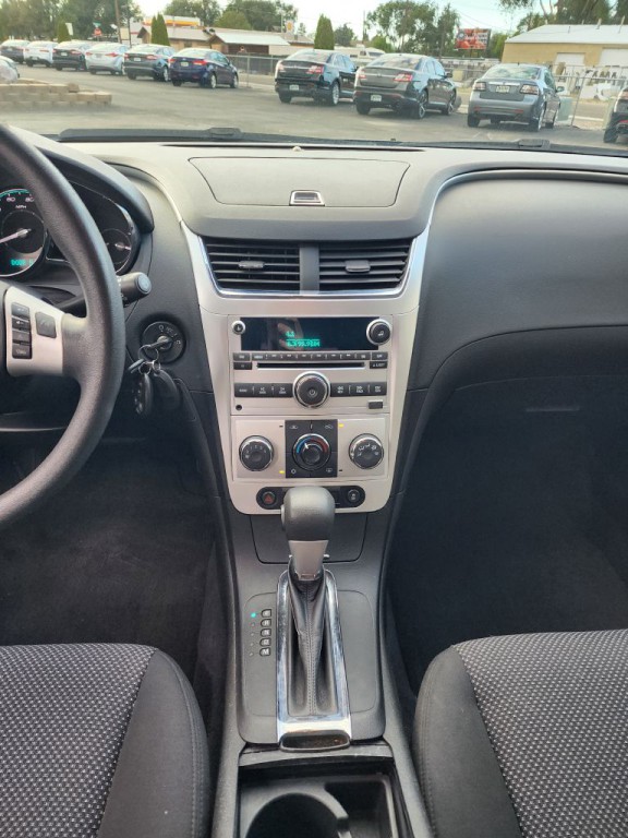 2012 Chevrolet Malibu Image 11