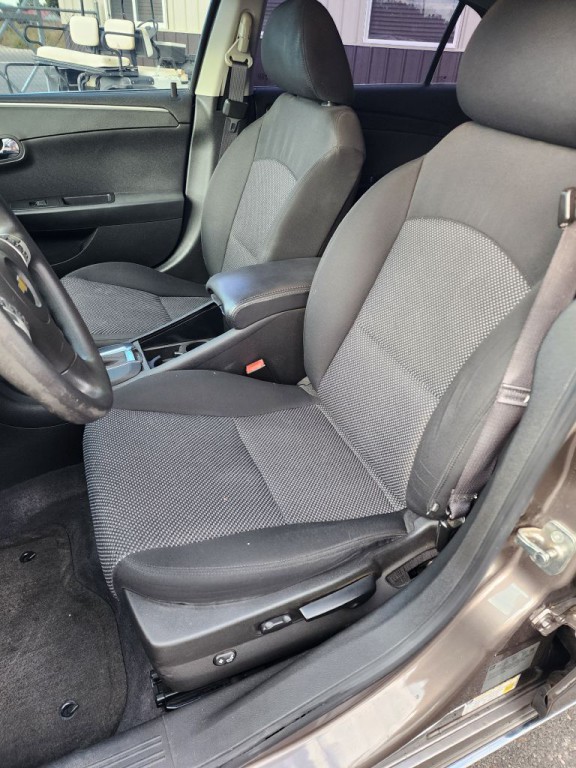 2012 Chevrolet Malibu Image 12